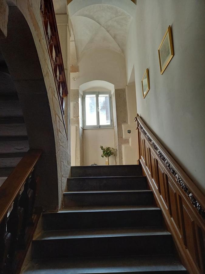 Les Meubles Du Colombier Apartment Lons-le-Saunier Exterior photo