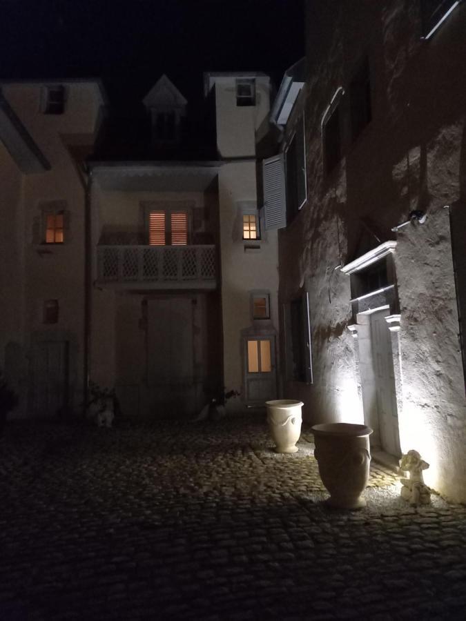 Les Meubles Du Colombier Apartment Lons-le-Saunier Exterior photo